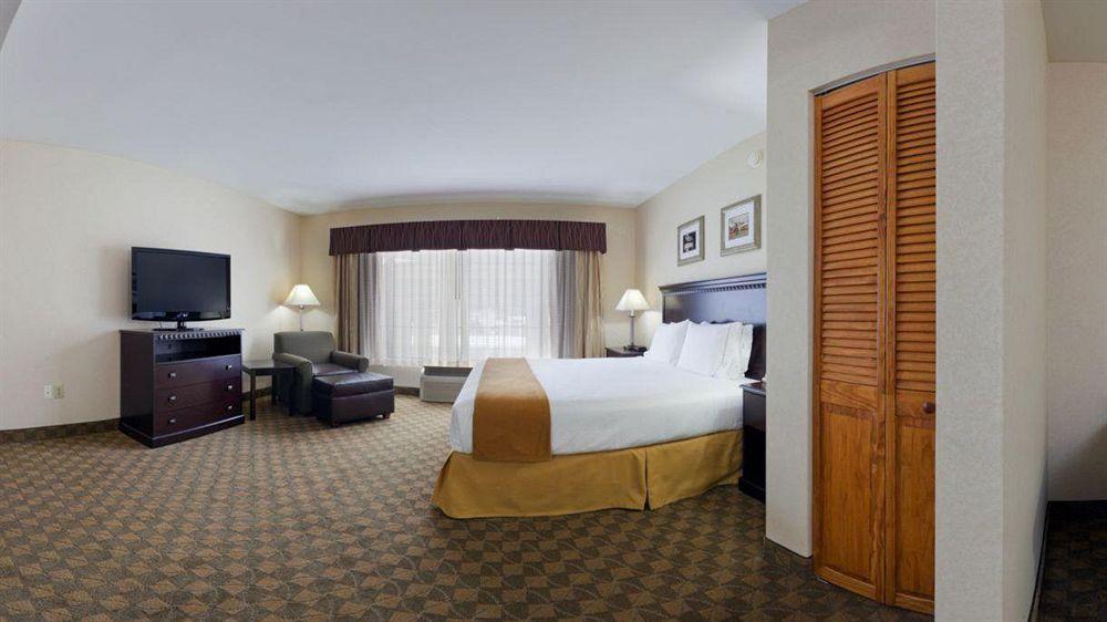 Holiday Inn Express & Suites Carneys Point - Pennsville By Ihg Exterior foto